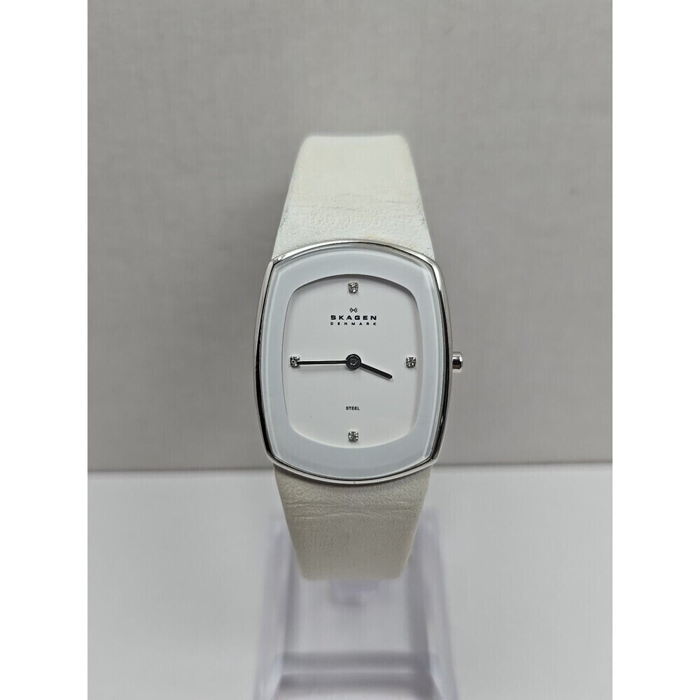 Skagen 649SSLWW Womens Slim White Crystal Dial Leather Strap Watch New Battery